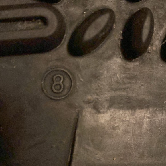 Outbrook boots with warm, insulating liner, men's size 8 - Picture 12 of 12